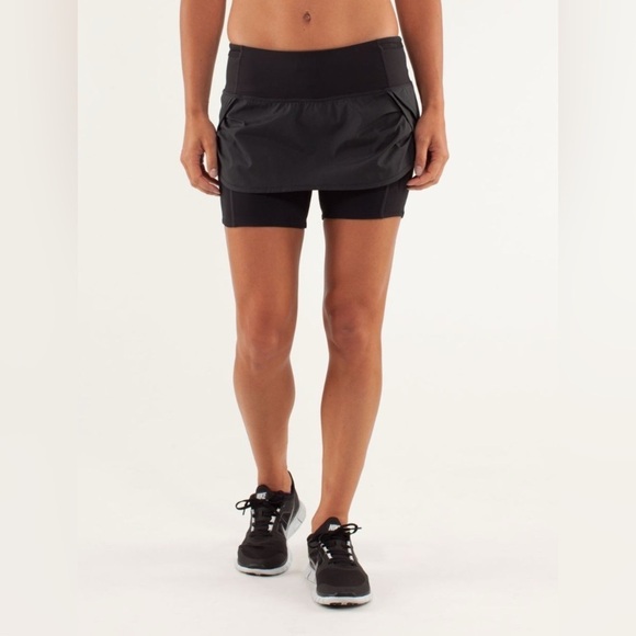 LULULEMON RUN SPEED SQUAD skirt (size 4) - Picture 3 of 7